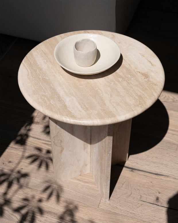Table d'appoint en travertin Magnifis