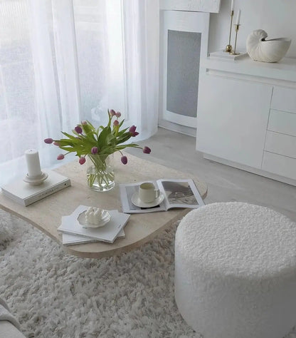 Table basse en travertin forme organique Ninive - Modernista Maroc