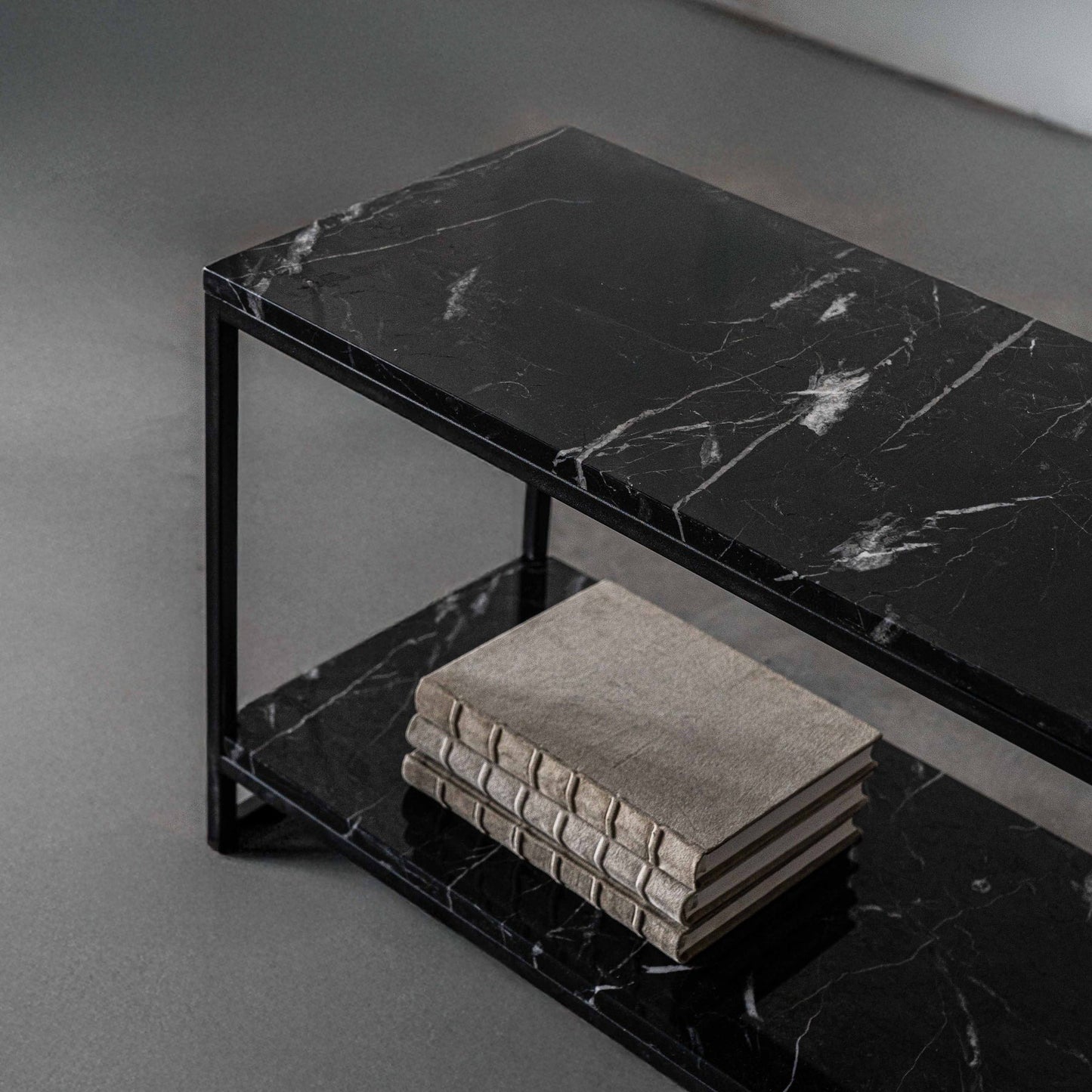 Meuble TV Atlas en marbre noir