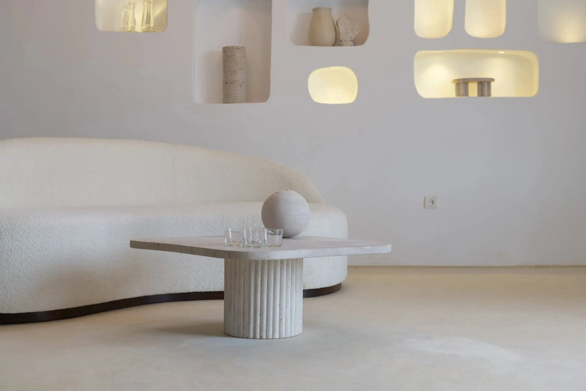 Table basse carré plateau forme organique Helios - Modernista Maroc