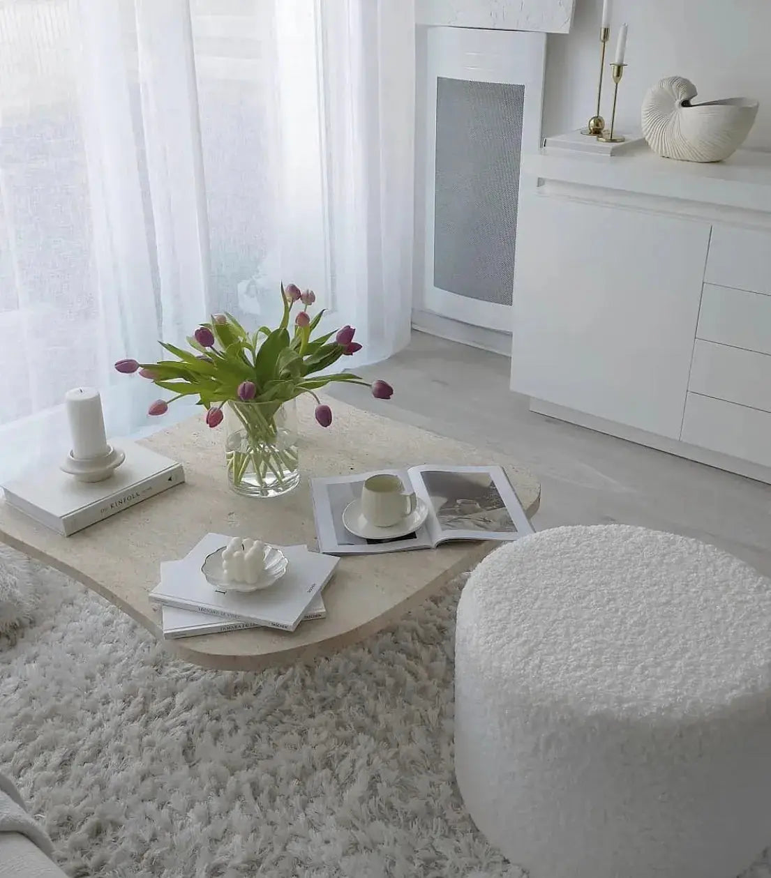 Table basse carré plateau forme organique Helios - Modernista Maroc