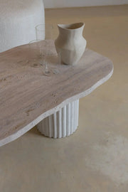 Table basse plateau forme organique Hades - Modernista Maroc